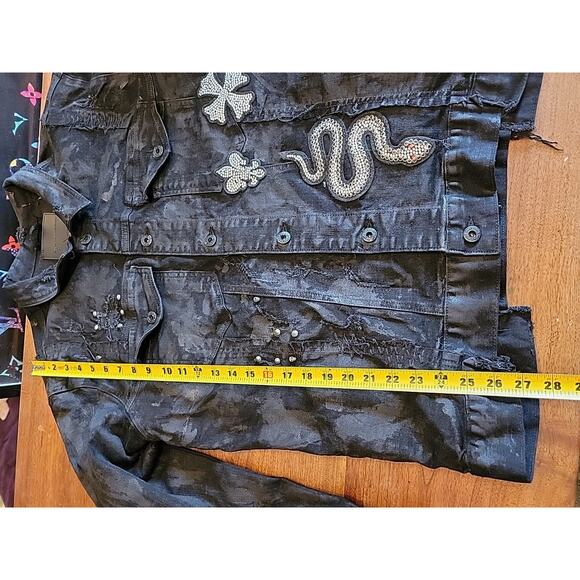 Mens Smoke Rise Distressed Denim Jacket With Patches Size XL Black Studded - Picture 13 of 16